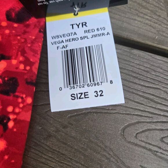 TYR Durafast Vega Hero Splice Red/black Men's Boy's Swim Jammer Size 32 New - Picture 3 of 3